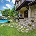 Komitata-pool And Jacuzzi Balcic