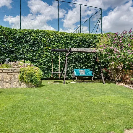 Villa Komitata-pool And Jacuzzi Baltsjik