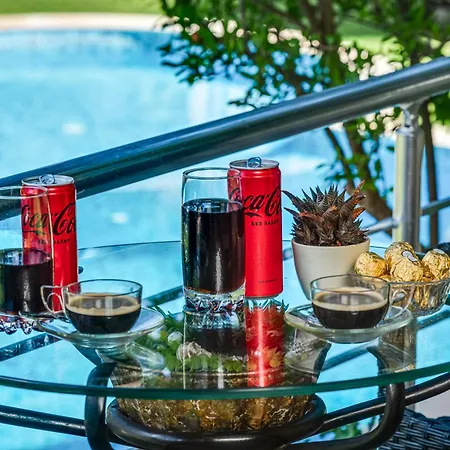 Komitata-pool&jacuzzi * Balchik