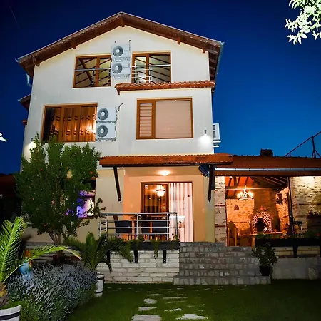 Βίλα Komitata-pool And Jacuzzi Μπαλτσίκ