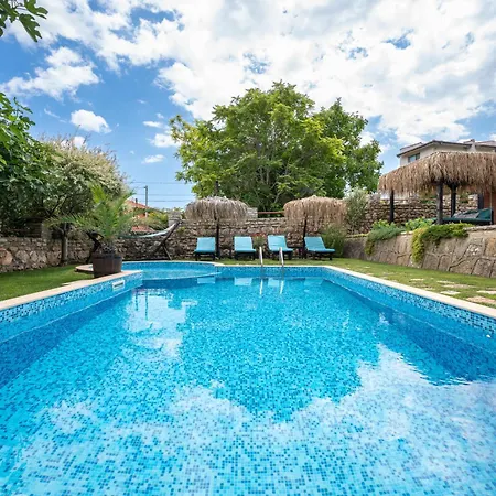 Villa Komitata-pool And Jacuzzi *