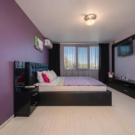 Komitata-pool&jacuzzi Villa *