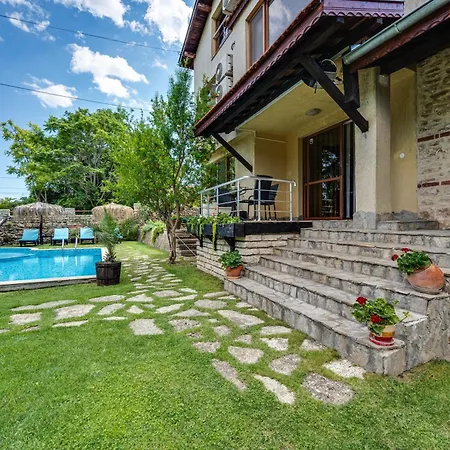Villa Komitata-pool And Jacuzzi
