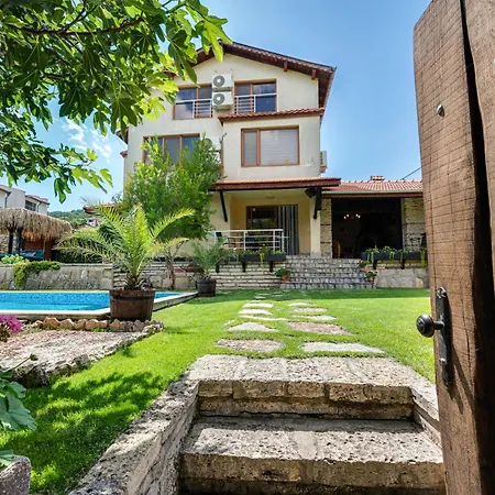 빌라 Komitata-pool And Jacuzzi *