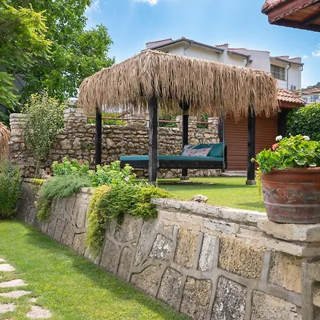 Komitata-pool&jacuzzi Villa Balchik