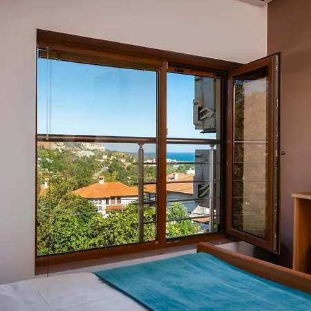 Villa Komitata-pool And Jacuzzi Balchik