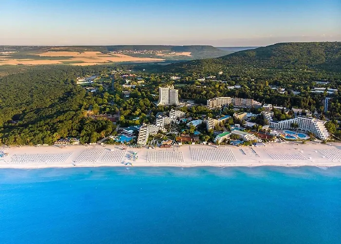 Komitata-pool And Jacuzzi