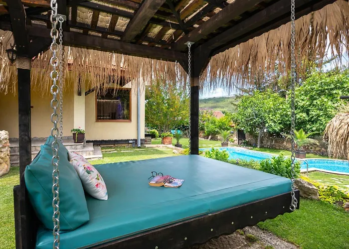 Komitata-pool And Jacuzzi Villa Balchik