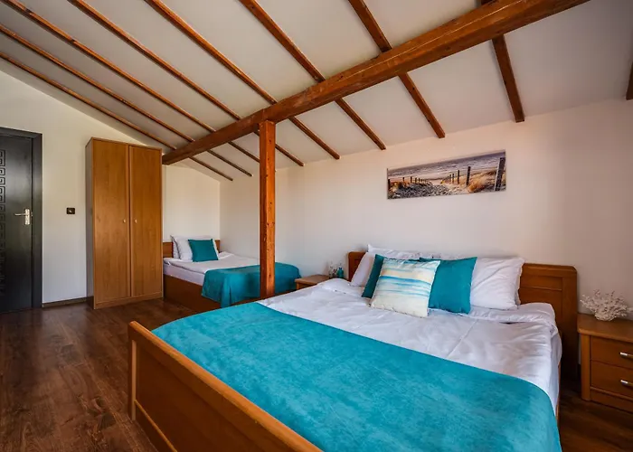 Komitata-pool And Jacuzzi Balchik