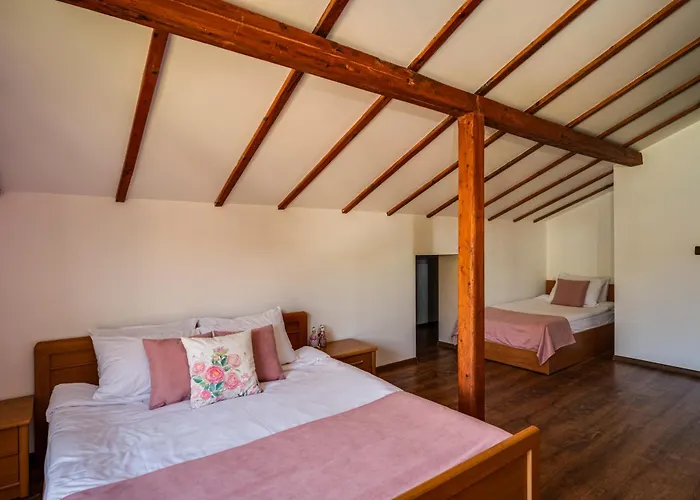 Komitata-pool And Jacuzzi Villa Balchik