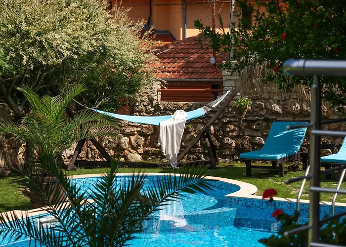 Komitata-pool And Jacuzzi Balchik