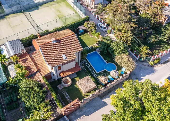 Komitata-pool And Jacuzzi * Balchik